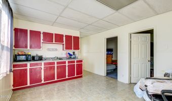 3 Young Ave, Amsterdam, NY 12010