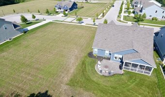 10277 Pigato Dr, Zionsville, IN 46077