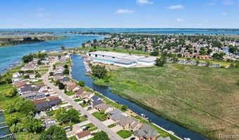 10404 Saint John Dr, Algonac, MI 48001