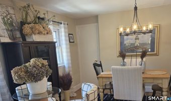 84 E Main St, Branford, CT 06405
