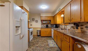 258 S Navarre Ave, Austintown, OH 44515