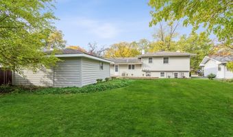 866 Magnolia Ln, Naperville, IL 60540