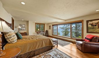 13471 Albright Ln, Bigfork, MT 59911