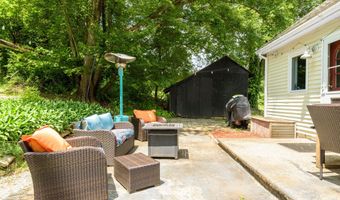 330 Chestnut Hill Rd, Colchester, CT 06415