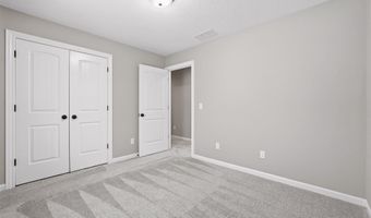 18738 Eisley Cv, Auburn, IN 46706