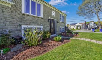 1 Pinehurst Rd, East Providence, RI 02915