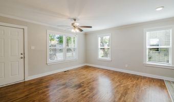 524 W Cross St, Benton, AR 72015