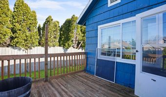 92367 E Rd, Astoria, OR 97103