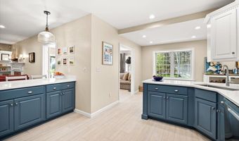 2 Boulder Rd, Bourne, MA 02532