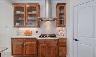 317 Bayview Dr, Aransas Pass, TX 78336