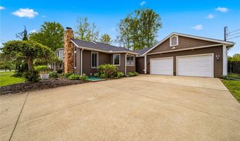2013 Deerfield Dr, Ashtabula, OH 44004