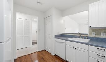 20600 CORNSTALK Ter 302, Ashburn, VA 20147