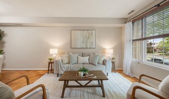 2312 N DEARING St, Alexandria, VA 22302