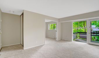 7717 DONNYBROOK Ct 103, Annandale, VA 22003