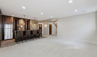 132 Interlachen Rd, Hopkins, MN 55343