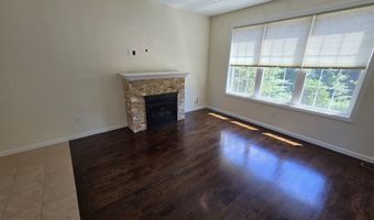 10 Oak Meadows Dr 10, Brookfield, CT 06804