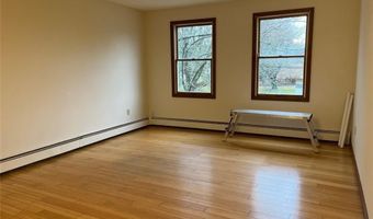 3 Buttonwood St 1, Bristol, RI 02809