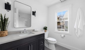 104 Second St, Newport, RI 02840
