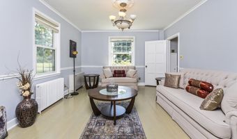 28 Tudor Rd, Albany, NY 12203