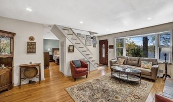 51 Lakeside Dr, Alloway, NJ 07422