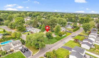 9 Brentwood Ter, Middletown, NJ 07748