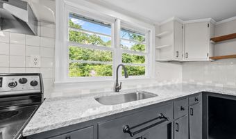254 Woodland Church Rd, Albertson, NC 28508