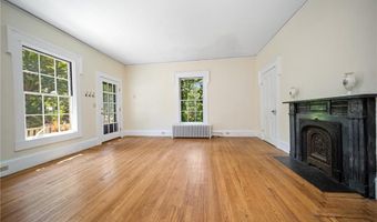 33 Kay St, Newport, RI 02840