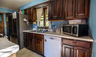 4 Howard Siding Ln, Abbot, ME 04406