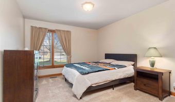 1908 Bent Tree Ct, Auburn, IN 46706