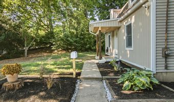 16 Deepwood Dr, Cheshire, CT 06410