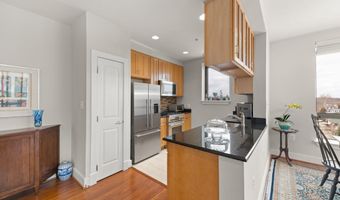 1200 N HARTFORD St 601, Arlington, VA 22201