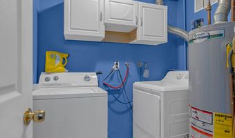 19 Spruce St, Beachwood, NJ 08722