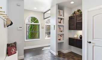 15 Chardonnay Ter, Bedford, NH 03110