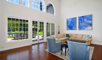 29302 Laro Dr, Agoura Hills, CA 91301