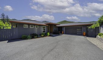 753 Wrights Creek Dr, Ashland, OR 97520