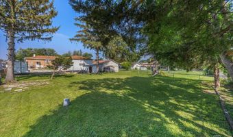 523 S Clarendon Ave, Addison, IL 60101
