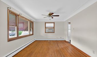 11 Peter Ln, Amsterdam, NY 12010