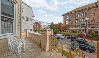 98 W 31ST St, Bayonne, NJ 07002