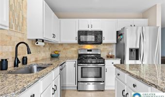 1658 Pinewind Dr, Alburtis, PA 18011