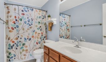 700 Needlegrass Pkwy, Antioch, IL 60002