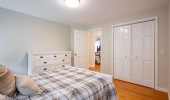 21 Tamarack Ln, Amherst, NH 03031