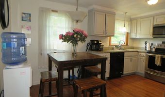 28 Savoy St, Billerica, MA 01862