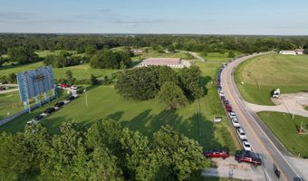 1601 E Church St, Aurora, MO 65605