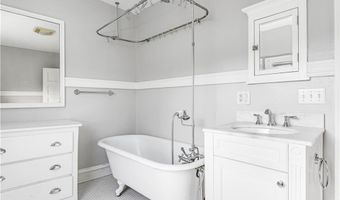 9 Linden Ave, East Providence, RI 02916