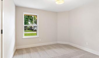 402 SW 11th St, Bentonville, AR 72712