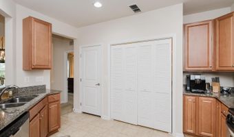 303 LOTHIAN Way #303, Abingdon, MD 21009