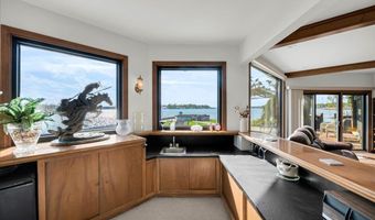 523 Lathrop Ave, Algonac, MI 48001