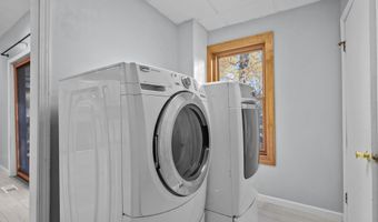 1600 N SUPERIOR St, Appleton, WI 54911