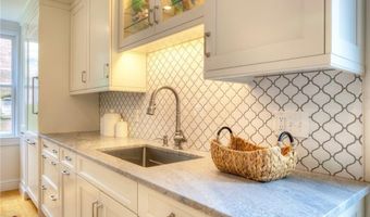 204 Spring St, Newport, RI 02840