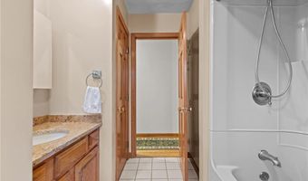 3 Betsy Dr, Bristol, RI 02809